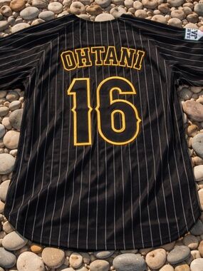 SHOHEI OHTANI JAPAN 🇯🇵 BASEBALL JERSEY BLACK WITH PINSTRIPES! MENS SMALL 🔥 $125